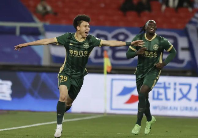 王鈺棟18歲首秀中超，進(jìn)球顯鋒芒，或?yàn)樯缿?zhàn)奇兵！