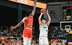 青島大勝廣廈，期待黑八！三外援82分，廣廈罰球多仍敗北。