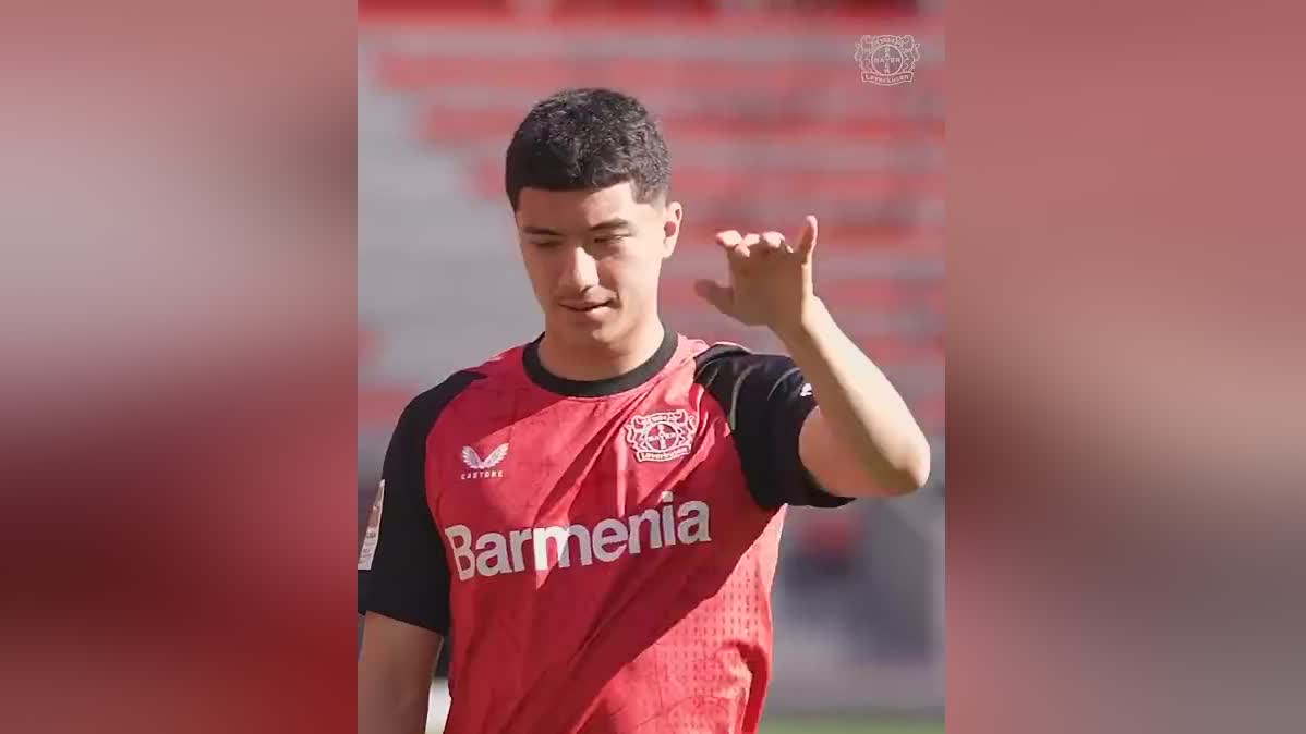 勒沃庫森簽馬扎，19歲中場，簽約至2030年。