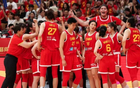 張子宇高效雙殺，助中國女籃勝日本，需解兩大難題。