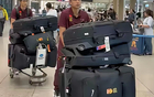 51人攜140件行李，國(guó)足遭批，官方稱均為必需品。