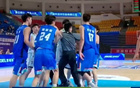 籃協(xié)U21遼魯沖突處罰：黃秋實(shí)等四停三年，多球員教練禁八場(chǎng)。